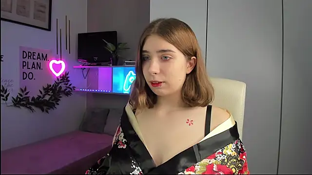 Snapshot of DianaGalaxy chatting on September 19, 2025, 1:26 pm DianaGalaxy online show from September 19, 2025, 1:26 pm