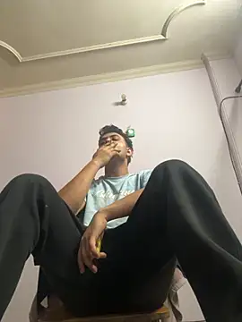 playboyxxx1905 online show from November 5, 2025, 4:48 am