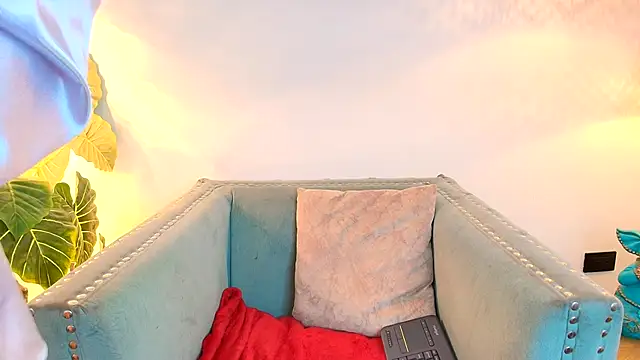 Snapshot of Sweet_1Angel chatting on October 11, 2025, 11:44 am Sweet 1Angel online show from October 11, 2025, 11:44 am