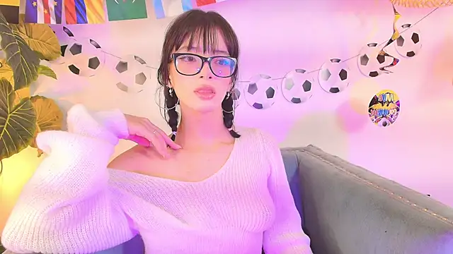 Snapshot of Sweet_1Angel chatting on June 27, 2026, 5:02 am Sweet 1Angel online show from June 27, 2026, 5:02 am