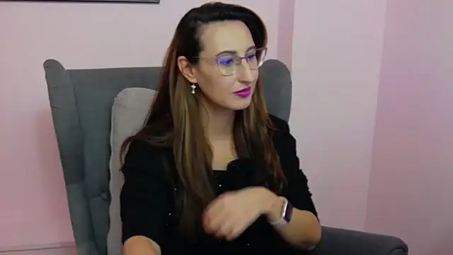 Snapshot of LysAd chatting on November 9, 2025, 4:33 pm LysAd online show from November 9, 2025, 4:33 pm