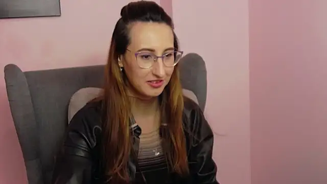 Snapshot of LysAd chatting on November 24, 2025, 4:40 pm LysAd online show from November 24, 2025, 4:40 pm