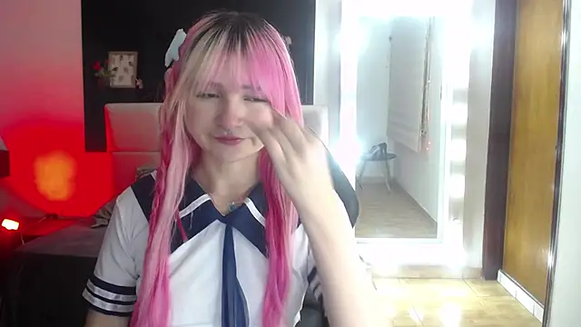Snapshot of _Charlotte_Collins_ chatting on July 8, 2026, 4:51 pm Charlotte Collins online show from July 8, 2026, 4:51 pm
