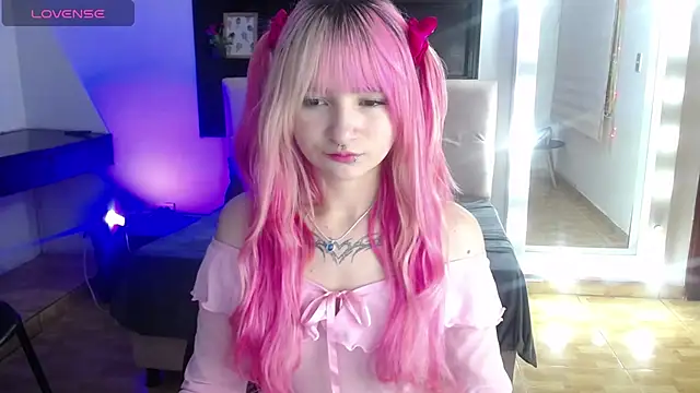Snapshot of _Charlotte_Collins_ chatting on July 1, 2026, 4:29 pm Charlotte Collins online show from July 1, 2026, 4:29 pm