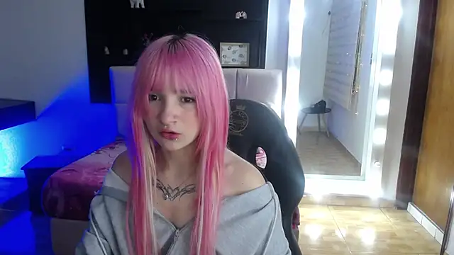  Charlotte Collins  online show from May 4, 2026, 3:04 pm