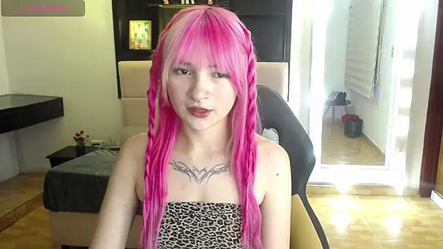 Snapshot of _Charlotte_Collins_ chatting on August 1, 2026, 5:22 pm Charlotte Collins online show from August 1, 2026, 5:22 pm