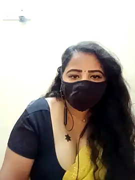 Snapshot of tamil_Vennila chatting on December 14, 2025, 10:43 am tamil Vennila online show from December 14, 2025, 10:43 am