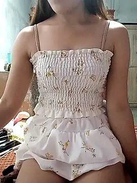 mymy06 online show from October 6, 2025, 3:57 pm