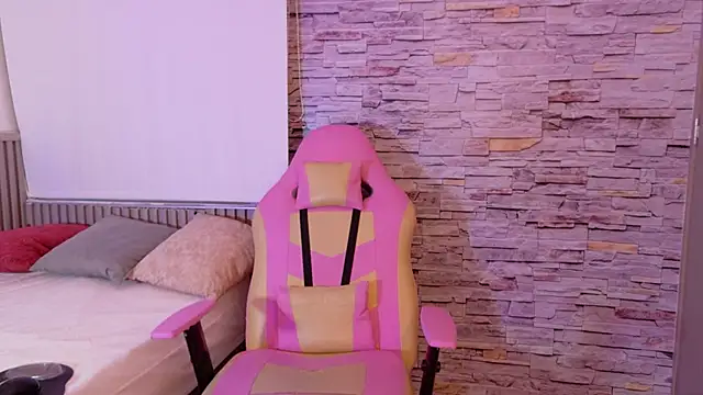 Snapshot of liz_monserrat_1 chatting on November 21, 2025, 7:57 pm liz monserrat 1 online show from November 21, 2025, 7:57 pm