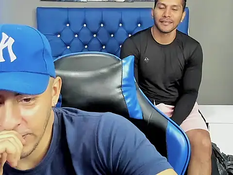 Snapshot of AngelAndChris chatting on September 25, 2025, 12:22 pm AngelAndChris online show from September 25, 2025, 12:22 pm