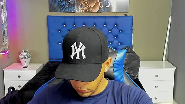 Snapshot of AngelAndChris chatting on September 24, 2025, 12:11 pm AngelAndChris online show from September 24, 2025, 12:11 pm