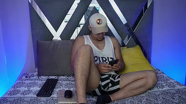 Snapshot of massimo_vidal_ chatting on October 8, 2025, 1:45 pm massimo vidal online show from October 8, 2025, 1:45 pm