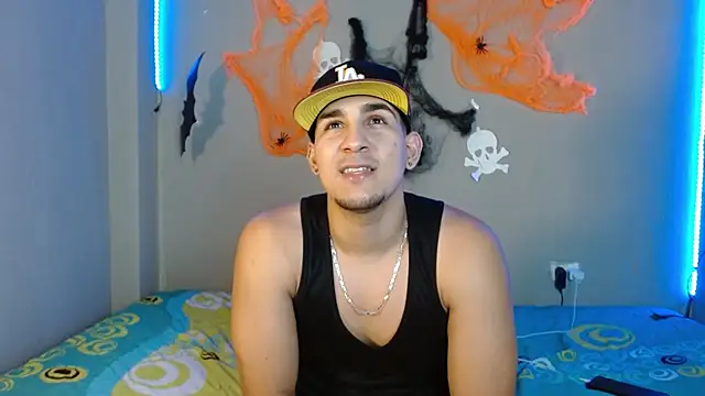 Snapshot of massimo_vidal_ chatting on October 26, 2025, 5:19 am massimo vidal online show from October 26, 2025, 5:19 am