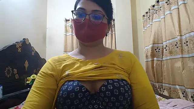 Snapshot of Elena_cruz5 chatting on June 7, 2026, 4:56 pm Elena cruz5 online show from June 7, 2026, 4:56 pm