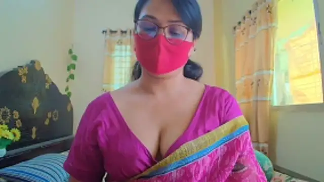 Snapshot of Elena_cruz5 chatting on May 8, 2026, 4:05 am Elena cruz5 online show from May 8, 2026, 4:05 am