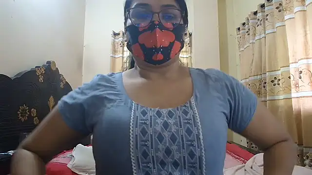 Snapshot of Elena_cruz5 chatting on July 12, 2026, 6:47 am Elena cruz5 online show from July 12, 2026, 6:47 am