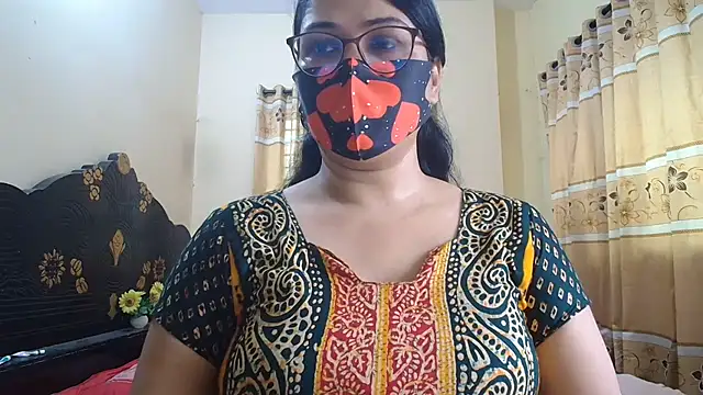 Snapshot of Elena_cruz5 chatting on July 10, 2026, 5:18 am Elena cruz5 online show from July 10, 2026, 5:18 am