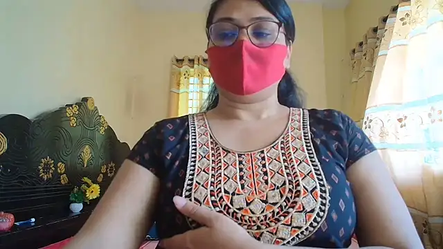 Snapshot of Elena_cruz5 chatting on July 26, 2026, 7:37 am Elena cruz5 online show from July 26, 2026, 7:37 am