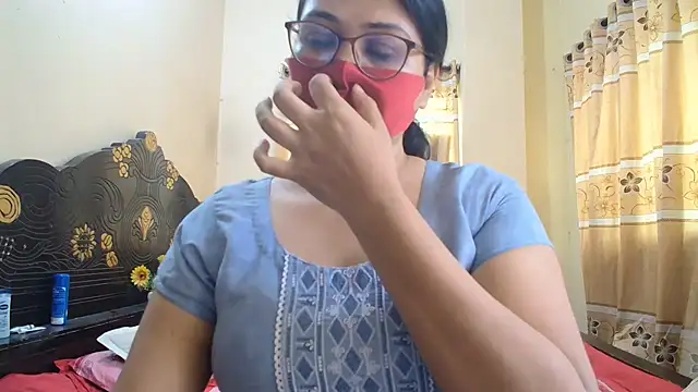 Snapshot of Elena_cruz5 chatting on June 30, 2026, 4:45 am Elena cruz5 online show from June 30, 2026, 4:45 am