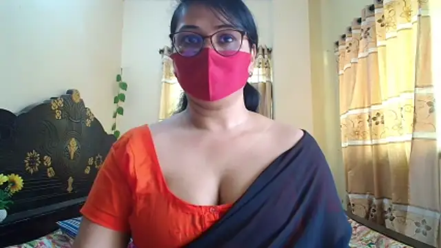 Snapshot of Elena_cruz5 chatting on May 12, 2026, 3:58 am Elena cruz5 online show from May 12, 2026, 3:58 am