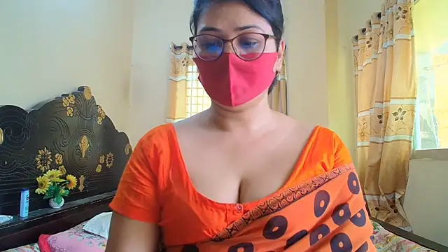Snapshot of Elena_cruz5 chatting on June 6, 2026, 4:07 am Elena cruz5 online show from June 6, 2026, 4:07 am