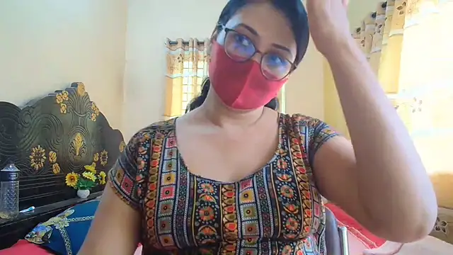 Snapshot of Elena_cruz5 chatting on June 18, 2026, 3:49 am Elena cruz5 online show from June 18, 2026, 3:49 am