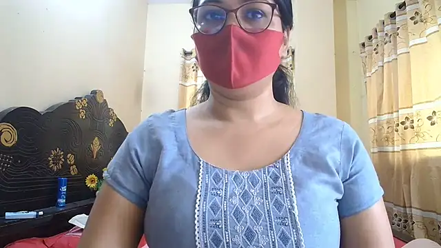 Snapshot of Elena_cruz5 chatting on July 1, 2026, 2:01 am Elena cruz5 online show from July 1, 2026, 2:01 am