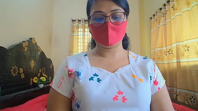 Snapshot of Elena_cruz5 chatting on June 26, 2026, 5:46 am Elena cruz5 online show from June 26, 2026, 5:46 am