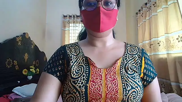 Snapshot of Elena_cruz5 chatting on June 29, 2026, 3:24 am Elena cruz5 online show from June 29, 2026, 3:24 am