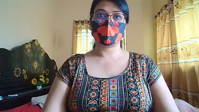 Snapshot of Elena_cruz5 chatting on July 7, 2026, 4:04 am Elena cruz5 online show from July 7, 2026, 4:04 am