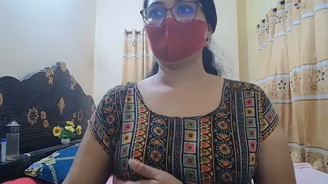 Snapshot of Elena_cruz5 chatting on June 17, 2026, 3:44 pm Elena cruz5 online show from June 17, 2026, 3:44 pm