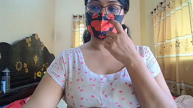 Snapshot of Elena_cruz5 chatting on June 25, 2026, 5:12 am Elena cruz5 online show from June 25, 2026, 5:12 am