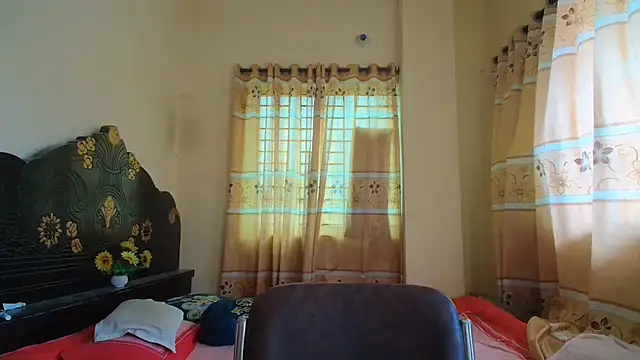 Snapshot of Elena_cruz5 chatting on July 5, 2026, 3:22 am Elena cruz5 online show from July 5, 2026, 3:22 am