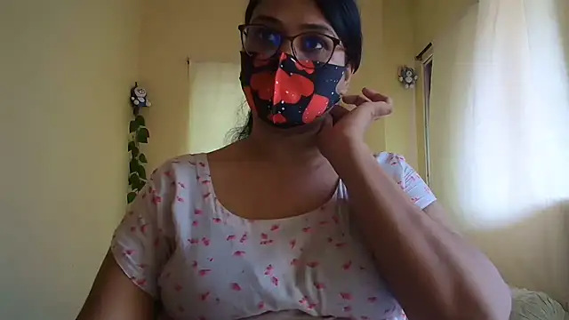 Snapshot of Elena_cruz5 chatting on August 3, 2026, 9:37 am Elena cruz5 online show from August 3, 2026, 9:37 am