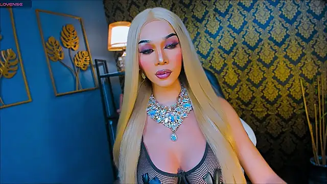 Snapshot of BelindaAbundance chatting on December 2, 2025, 3:41 am BelindaAbundance online show from December 2, 2025, 3:41 am