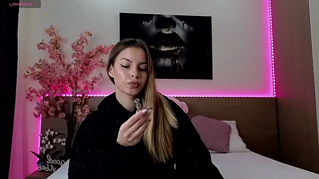 anexblondie online show from March 17, 2026, 1:58 pm