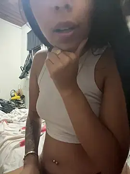 Snapshot of lulizoee chatting on February 5, 2026, 6:04 pm lulizoee online show from February 5, 2026, 6:04 pm