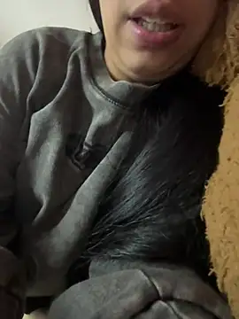 Snapshot of lulizoee chatting on April 20, 2026, 6:31 pm lulizoee online show from April 20, 2026, 6:31 pm