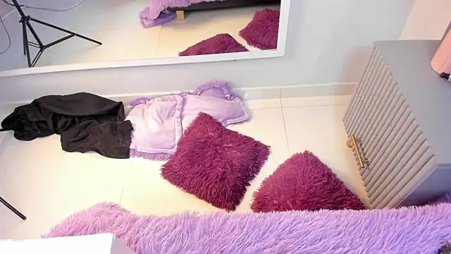 Snapshot of Mia_Valentine_ chatting on February 12, 2026, 8:08 pm Mia Valentine online show from February 12, 2026, 8:08 pm