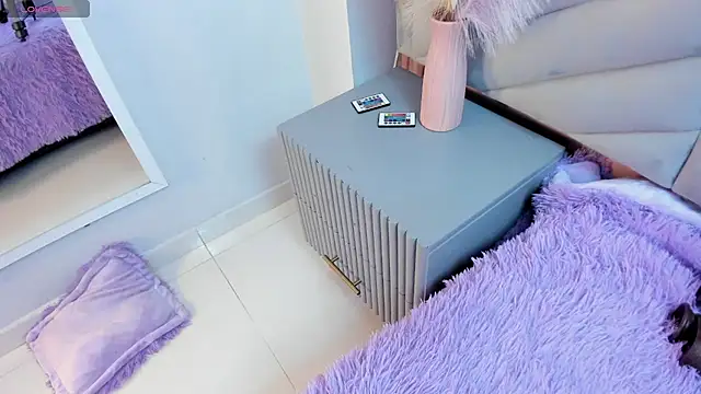 Snapshot of Mia_Valentine_ chatting on February 11, 2026, 9:25 pm Mia Valentine online show from February 11, 2026, 9:25 pm