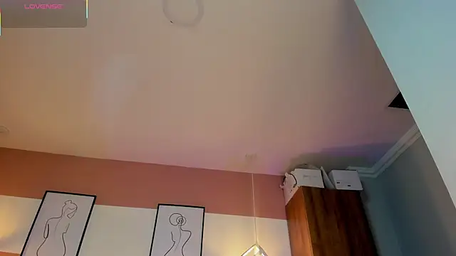 Mia Valentine  online show from November 24, 2025, 8:20 pm