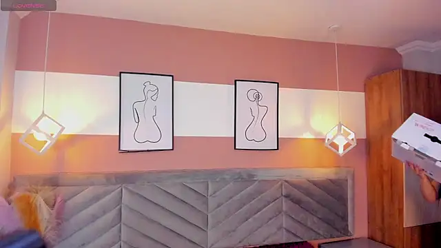 Snapshot of Mia_Valentine_ chatting on February 25, 2026, 8:08 pm Mia Valentine online show from February 25, 2026, 8:08 pm