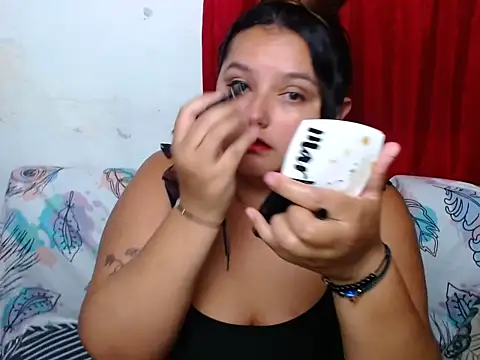 Snapshot of KeilyHall chatting on December 5, 2025, 3:38 am KeilyHall online show from December 5, 2025, 3:38 am