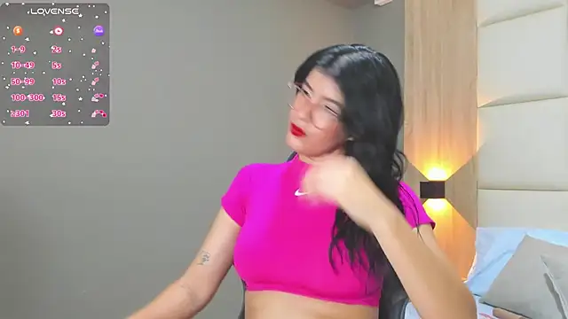 caroline 00403  online show from October 2, 2025, 7:06 pm