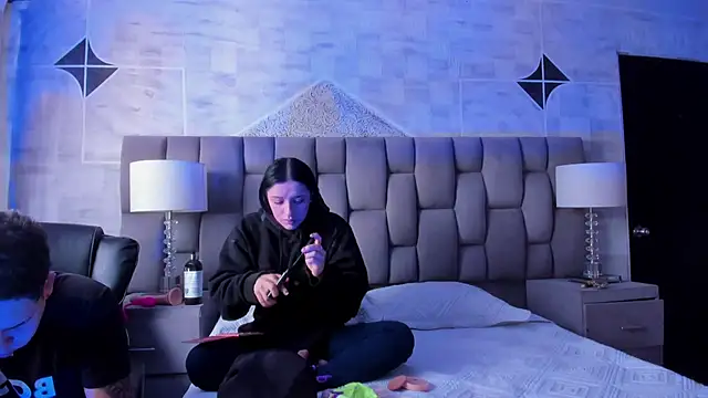 markAndPhilip online show from November 15, 2025, 12:31 pm