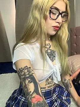 PrettyAshley  online show from June 21, 2026, 7:41 pm