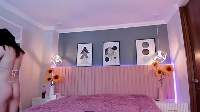 Snapshot of Nina_Ford chatting on November 11, 2025, 3:01 am Nina Ford online show from November 11, 2025, 3:01 am