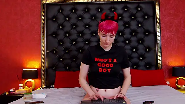 Snapshot of Luna_Devil_ chatting on February 12, 2026, 8:30 pm Luna Devil online show from February 12, 2026, 8:30 pm