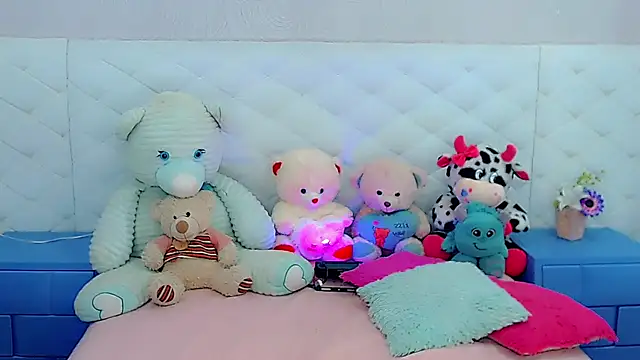 Snapshot of hanna_sweett34 chatting on December 3, 2025, 4:17 pm hanna sweett34 online show from December 3, 2025, 4:17 pm