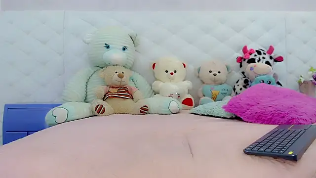 Snapshot of hanna_sweett34 chatting on December 4, 2025, 4:06 pm hanna sweett34 online show from December 4, 2025, 4:06 pm